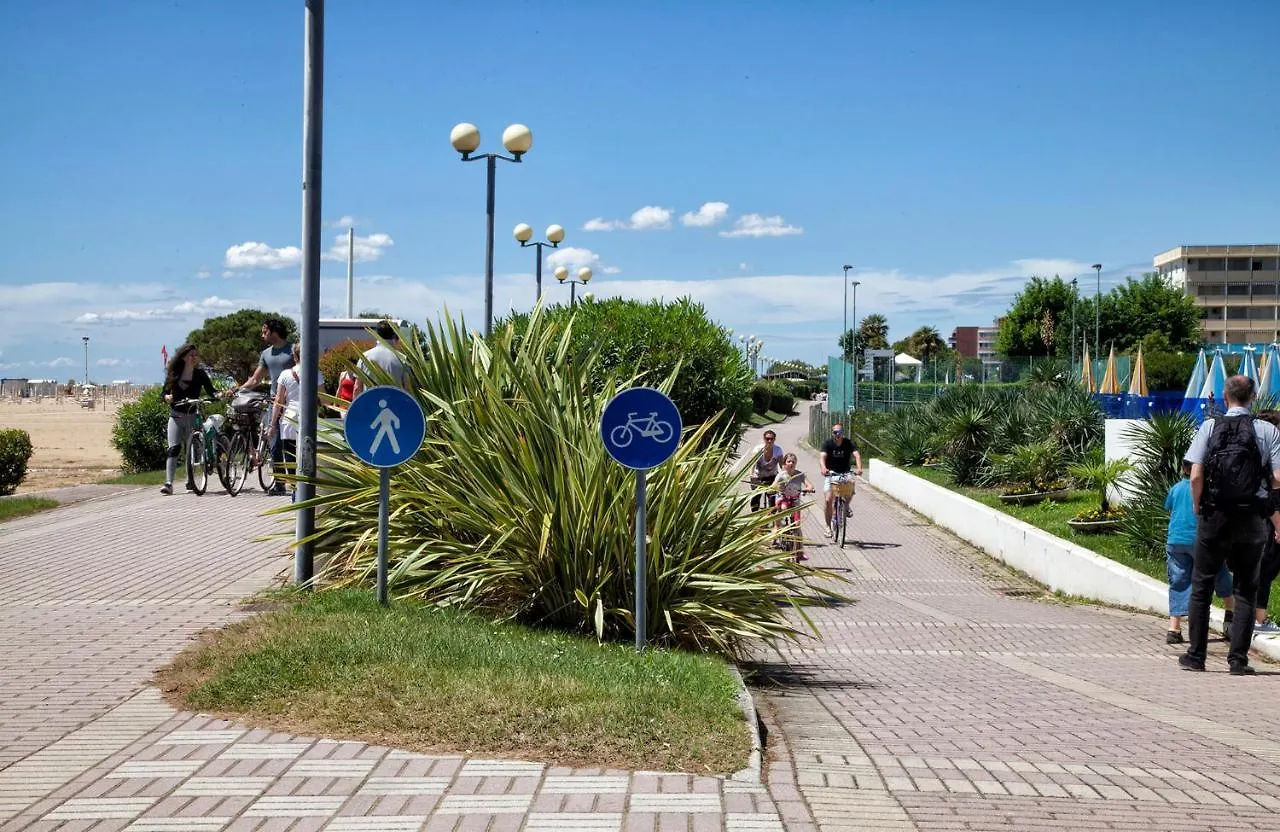 Bosco Canoro Bibione Resort Апарт-отель
